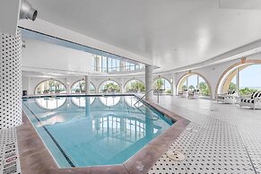 Beachfront Galveston Getaway w/ Gulf Views!