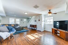 Adorable Cottage: Fire Pit, Walk to Colonial Beach