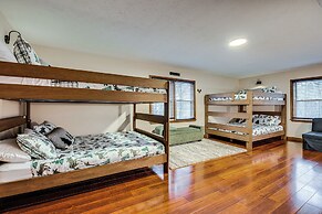 Mcdonough Escape w/ Private Hot Tub & Game Room!