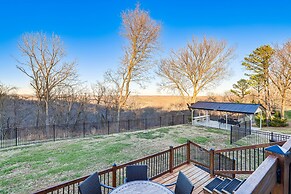 Eureka Springs Home Rental w/ Panoramic Views!