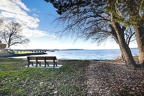 Waterfront Historical District Home Near River