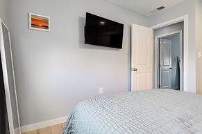 Waterfront Historical District Home Near River