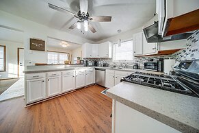 Charming Cleveland Home: 5 Mi to Downtown!