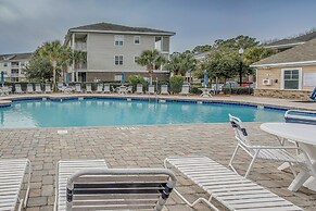 Resort Condo w/ Pool Access Near Barefoot Landing!