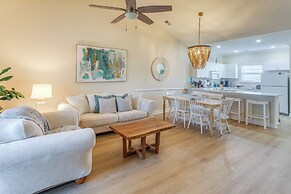 Resort Condo w/ Pool Access Near Barefoot Landing!