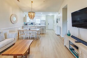 Resort Condo w/ Pool Access Near Barefoot Landing!