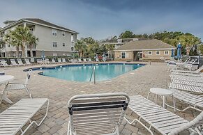 Resort Condo w/ Pool Access Near Barefoot Landing!