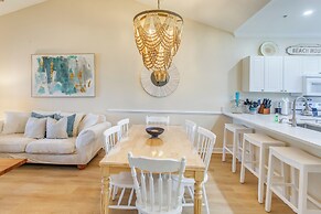 Resort Condo w/ Pool Access Near Barefoot Landing!