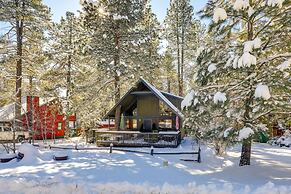 Munds Park Cabin w/ Deck & Fire Pit: Walk to Trail