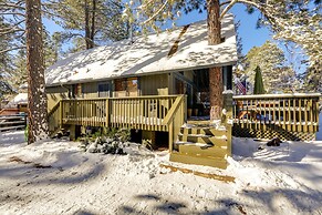 Munds Park A-frame Cabin Rental w/ Deck & Fire Pit