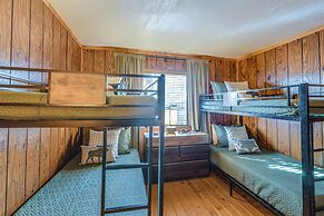 Munds Park Cabin w/ Deck & Fire Pit: Walk to Trail