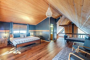 Munds Park Cabin w/ Deck & Fire Pit: Walk to Trail