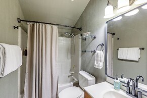 Munds Park Cabin w/ Deck & Fire Pit: Walk to Trail