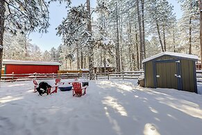 Munds Park Cabin w/ Deck & Fire Pit: Walk to Trail