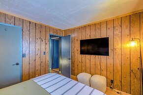 Munds Park Cabin w/ Deck & Fire Pit: Walk to Trail