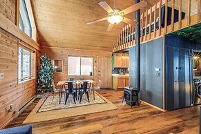 Munds Park Cabin w/ Deck & Fire Pit: Walk to Trail