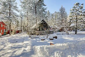 Munds Park Cabin w/ Deck & Fire Pit: Walk to Trail