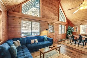 Munds Park Cabin w/ Deck & Fire Pit: Walk to Trail