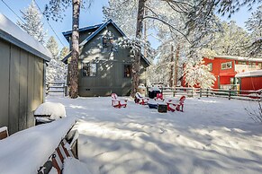Munds Park Cabin w/ Deck & Fire Pit: Walk to Trail