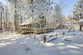 Munds Park Cabin w/ Deck & Fire Pit: Walk to Trail