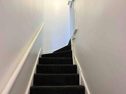 Cool 2 Bed House Hornchurch, Arcade Games, Parking
