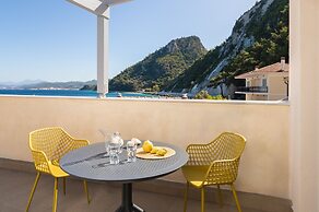 8MOONS BOUTIQUE APARTMENTS