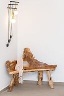 8MOONS BOUTIQUE APARTMENTS