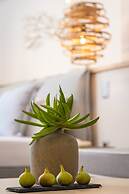 8MOONS BOUTIQUE APARTMENTS