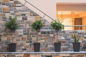 8MOONS BOUTIQUE APARTMENTS