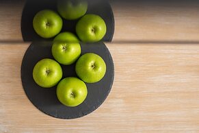 8MOONS BOUTIQUE APARTMENTS