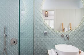 8MOONS BOUTIQUE APARTMENTS