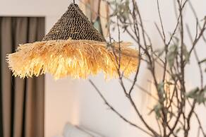 8MOONS BOUTIQUE APARTMENTS