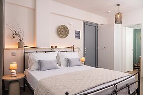 8MOONS BOUTIQUE APARTMENTS