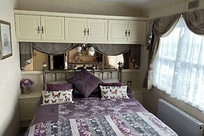 Captivating 2-bed Static Caravan on Private Land