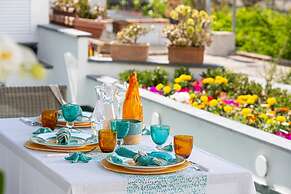 JJ Capri in Capri With 2 Bedrooms and 2 Bathrooms