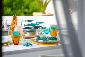 JJ Capri in Capri With 2 Bedrooms and 2 Bathrooms