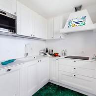 JJ Capri in Capri With 2 Bedrooms and 2 Bathrooms