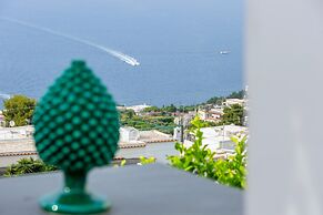 JJ Capri in Capri With 2 Bedrooms and 2 Bathrooms