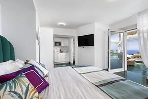 JJ Capri in Capri With 2 Bedrooms and 2 Bathrooms