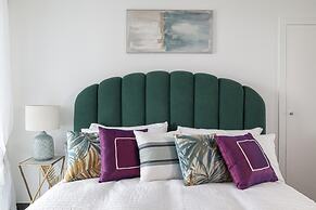 JJ Capri in Capri With 2 Bedrooms and 2 Bathrooms