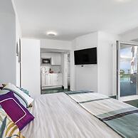 JJ Capri in Capri With 2 Bedrooms and 2 Bathrooms
