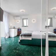 JJ Capri in Capri With 2 Bedrooms and 2 Bathrooms