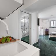 JJ Capri in Capri With 2 Bedrooms and 2 Bathrooms