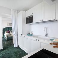 JJ Capri in Capri With 2 Bedrooms and 2 Bathrooms