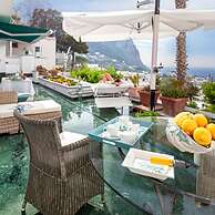 JJ Capri in Capri With 2 Bedrooms and 2 Bathrooms