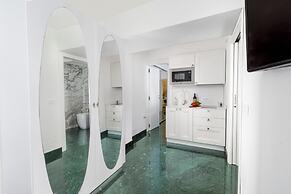 JJ Capri in Capri With 2 Bedrooms and 2 Bathrooms