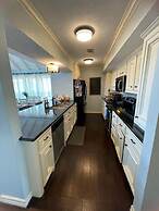 Stunning 5-bed Villa in Tiki Island, Pet-friendly