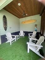 Stunning 5-bed Villa in Tiki Island, Pet-friendly