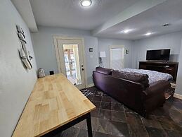 Stunning 5-bed Villa in Tiki Island, Pet-friendly