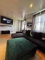 Remarkable 2-bed House in London